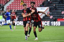 开云体育-诺维奇客场惜败于南安普顿，状态低迷