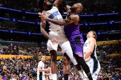 开云下载-猛龙横扫尼克斯，詹姆斯扛起全队