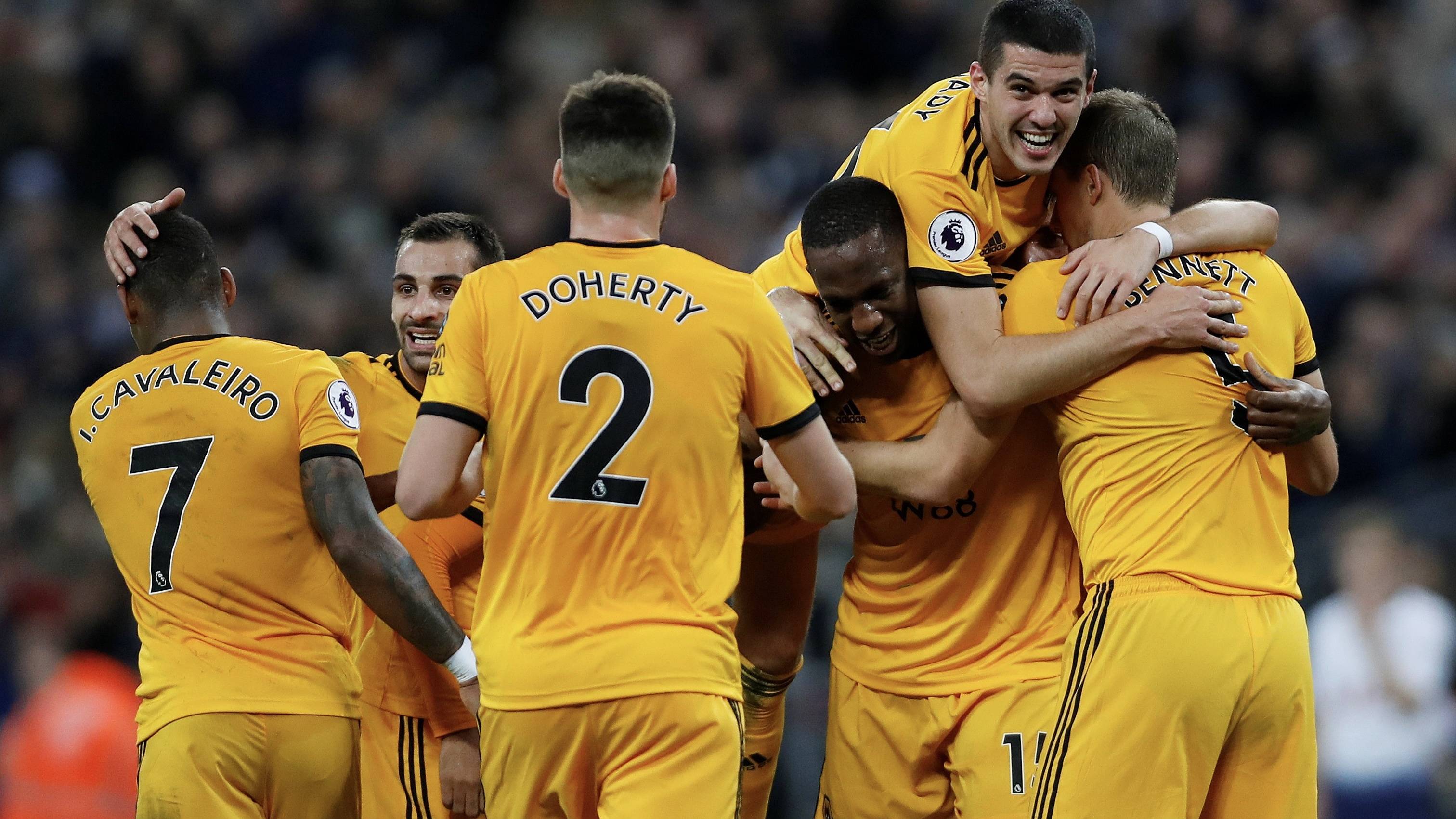 包含精彩足球比赛火爆开赛,球员实力飙升的词条 包含精彩足球比赛火爆开赛,球员实力飙升的词条