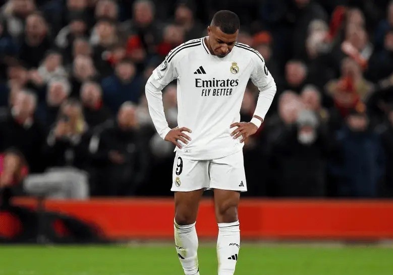 萨索洛客场大败,失去领先优势的简单介绍 萨索洛客场大败,失去领先优势的简单介绍